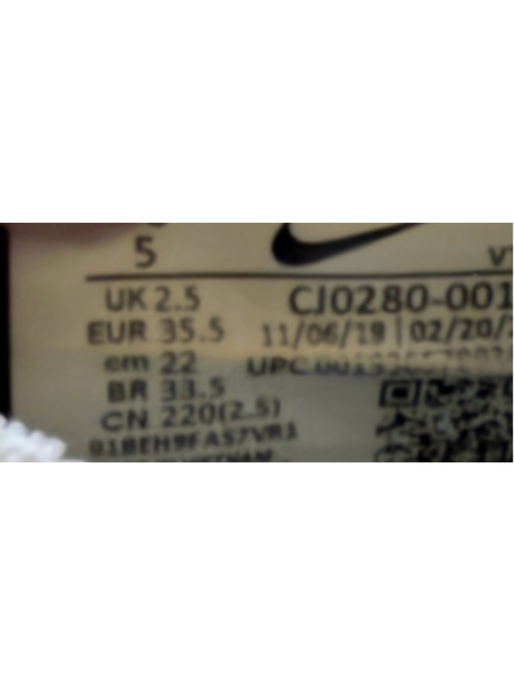 Nike React Phantom Run Flyknit 2 Black White Size 5 US - Picture 8 of 12